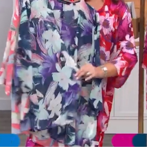 Colleen Lopez Chiffon Lily Topper - Picture 3 of 13